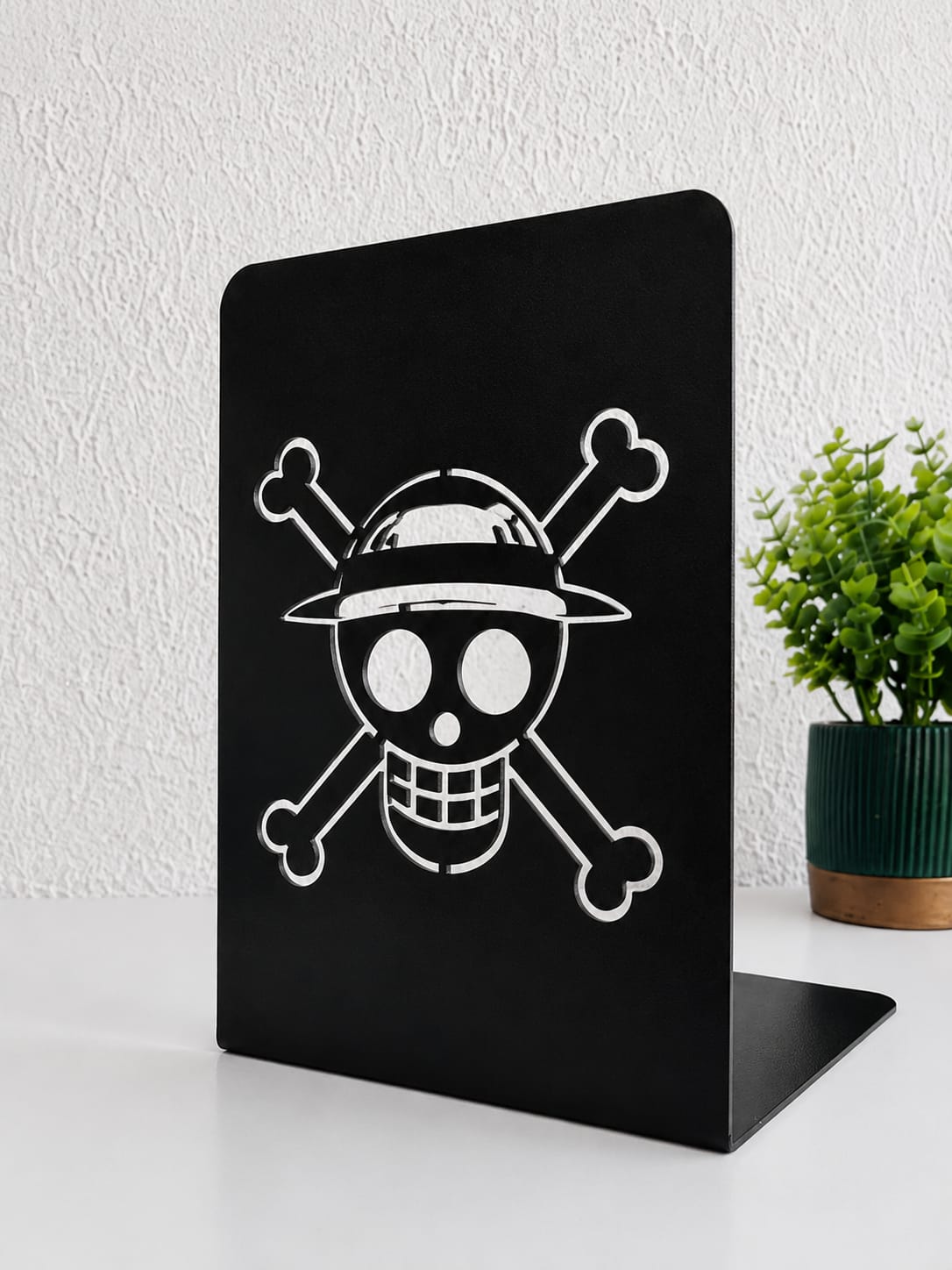 Par de Aparadores de Livros Caveira Pirata em Aço em aço — MadeBlack